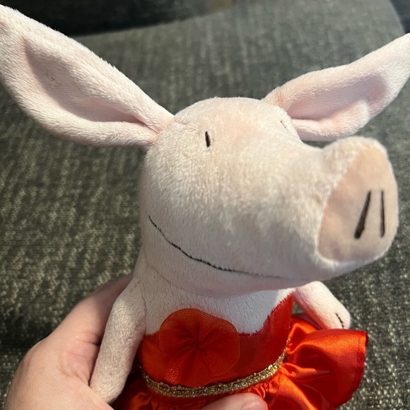 Olivia the Pig 8” Ballerina Plush Stuffed Animal 2012 - Picture 8 of 8